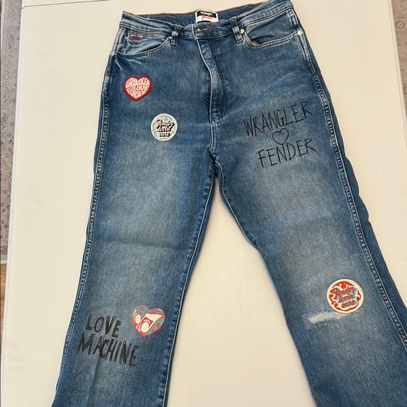 Wrangler FENDER Westward 626:  Blue Jeans with Patches and graffiti. So fun! - Picture 2 of 6